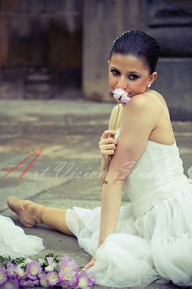 Professional portrait photography - ballerina with a flower