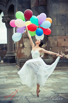 Professional dancer photoshoot - with balloons