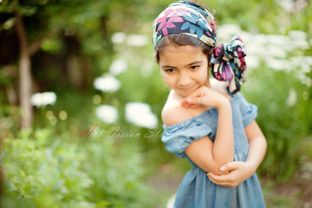 Vintage fashion photo session for girls - Vintage kids photography ideas