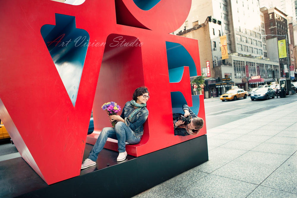 Engagement session in NYC - Lifestyle engagement session