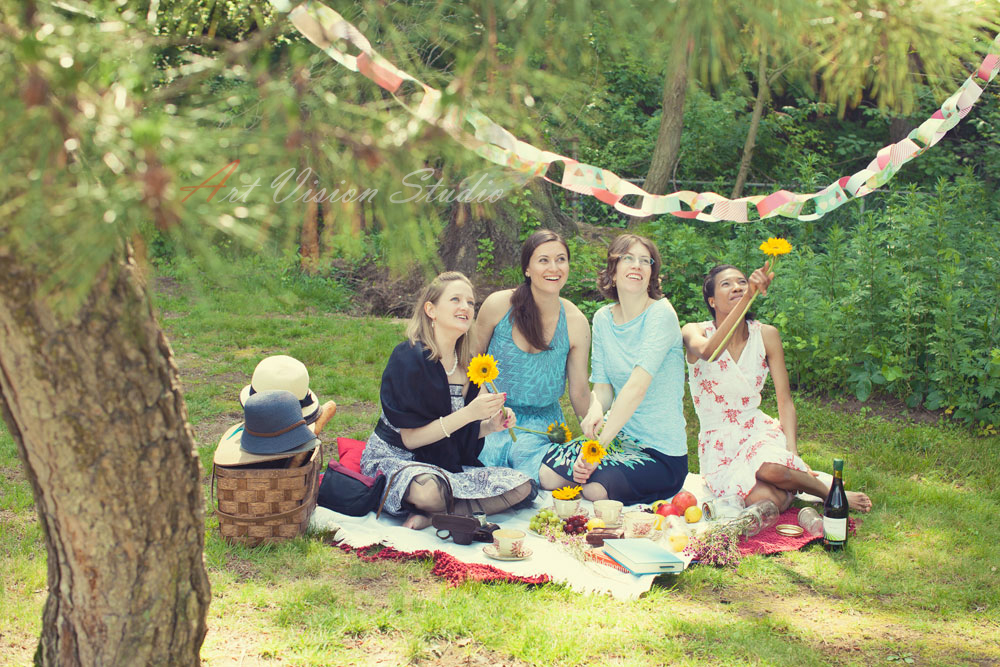 Stamford, CT family photographer - Picnic photo shoot for best friends,CT