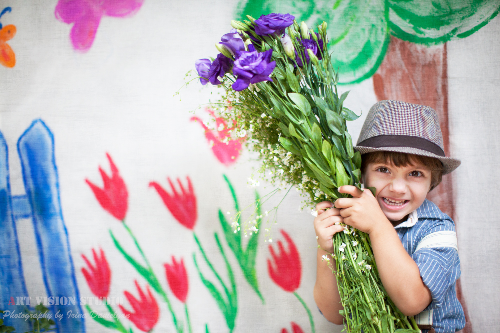 Childrens photographer in Playa del Carmen - Spring photo session for a boy