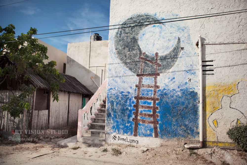 Wall art on the island - Mexico travel photographer