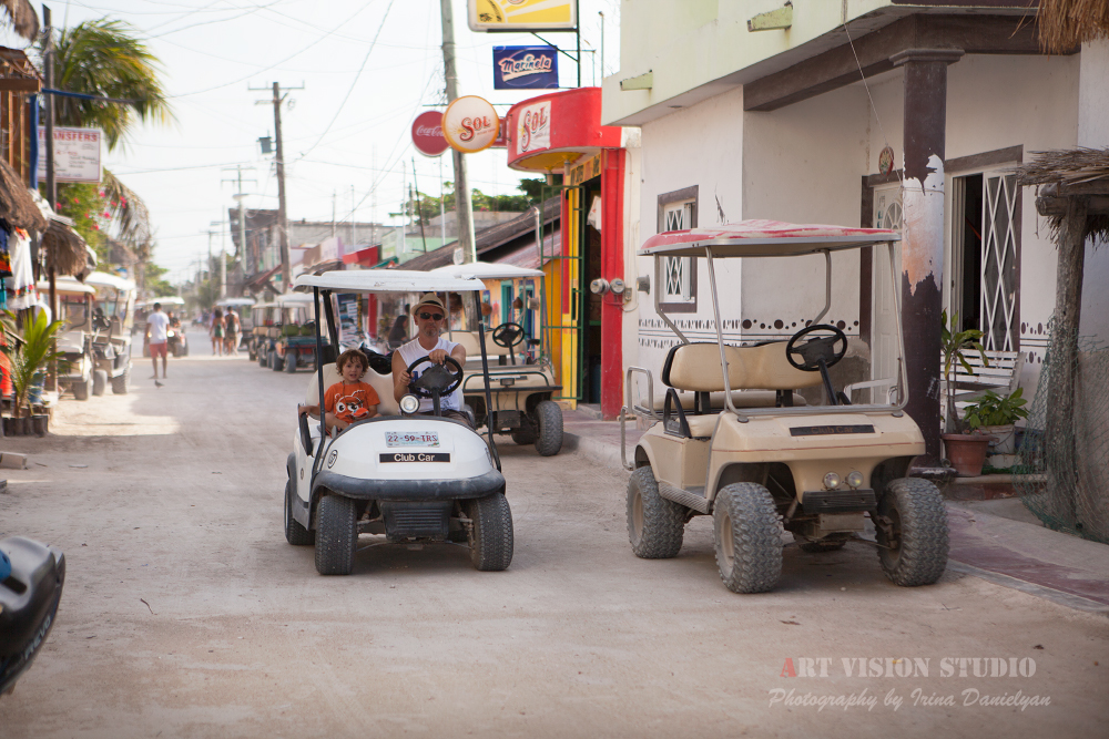 The streets of the Holbox town - The islands life photos