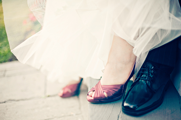 Red wedding shoes- wedding details photo