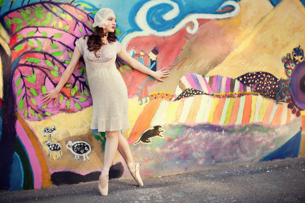 Retro stylied ballerina photography - Ballet in the streets