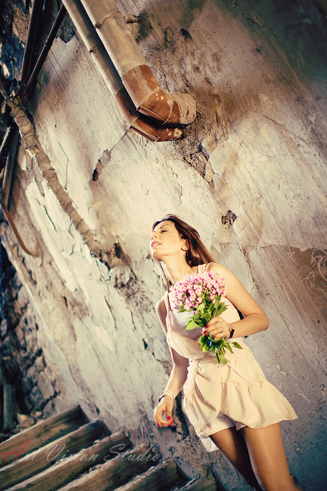 Photoshoot in old Yerevan neighborhoods- Creative photography in Yerevan