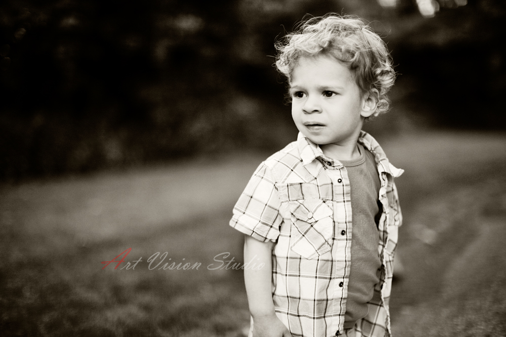 Toddler photographer in Stamford, CT - Black and white kids photography