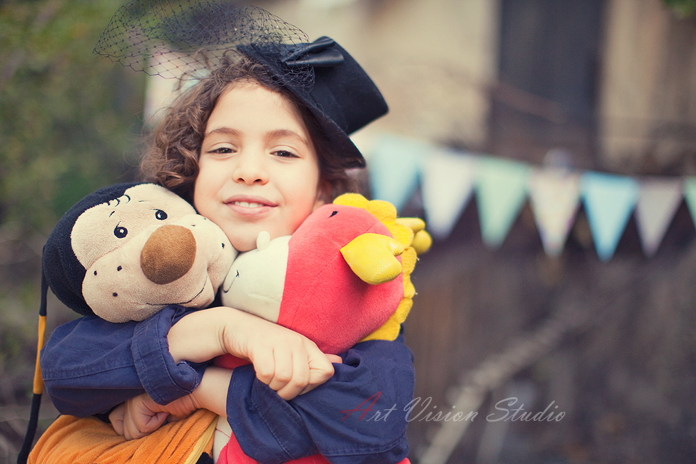 Stamford, CT children portraits photographer - Girls portrait with toys