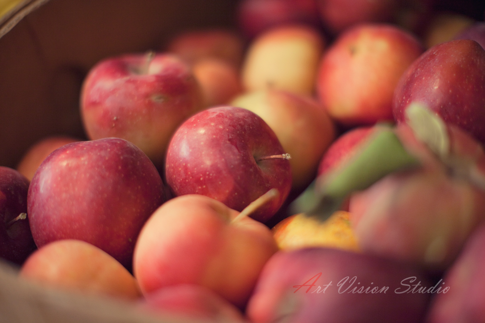Armenian-American photographer in Yerevan,Armenia - Armenian apples