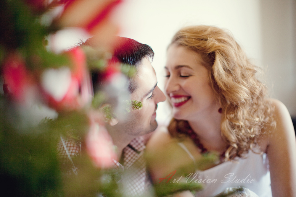 Stamford, CT family photographer - Xmas tree love session
