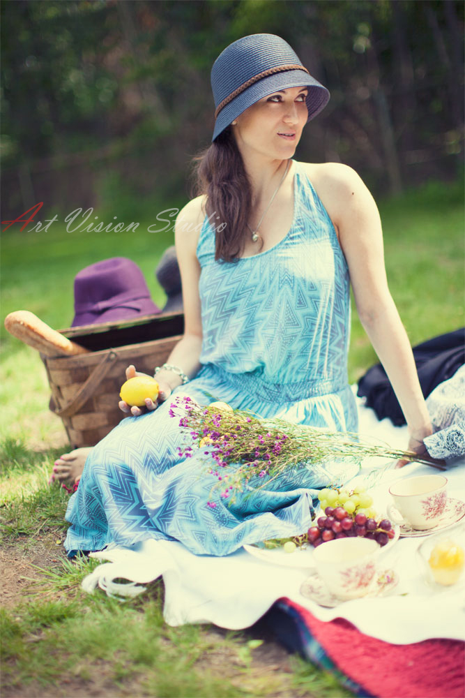 Vintage inspired picnic photography session in Binney park,Greenwich, CT - Themed photography sessions in CT