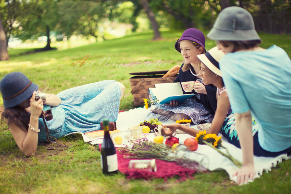 Editorial photographer in CT - Photo session in a park, Greenwich, CT