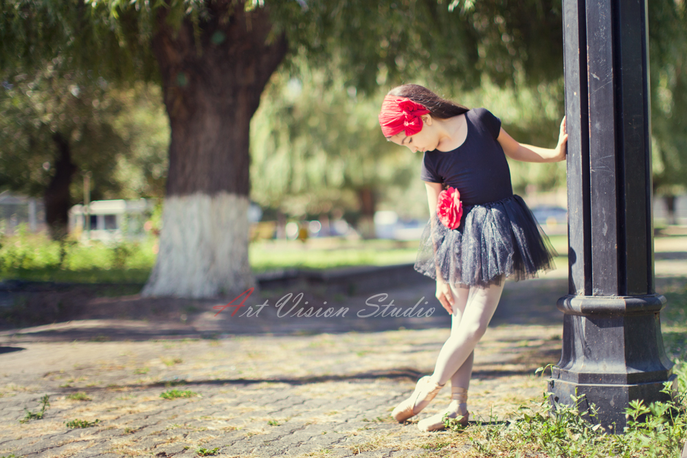 Stamford, CT child photographer - Little ballerina posing for photography, Stamford, CT