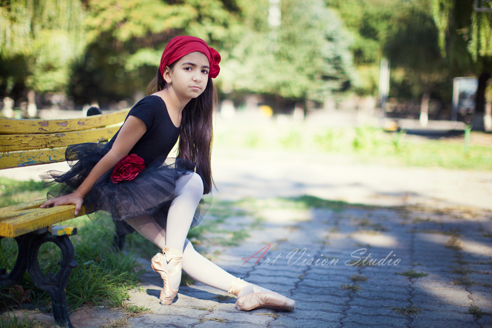 Stamford, CT senior photographer - Ballerina in the city