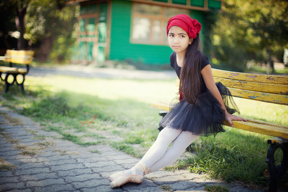 Stamford, CT ballerina photographer  - Little ballerina sitting on the bench 