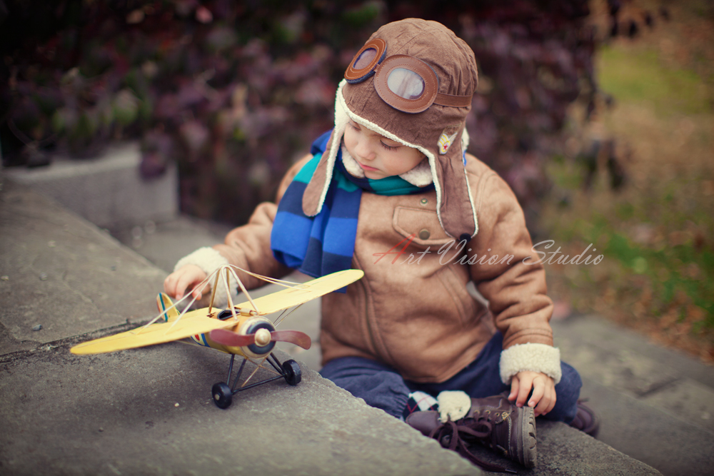 Vintage aviator inspired photography session in CT - Themed kids photographer in Stamford, CT