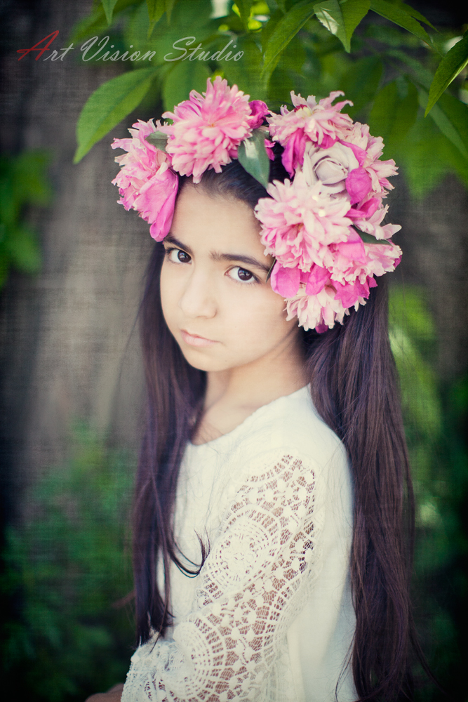 Artistic portrait photographer in Connecticut, Greenwich  - A girl with peony crown 