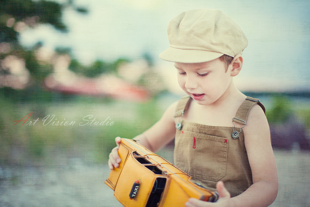 Stylized photo session for a little boy - Themed photography for children