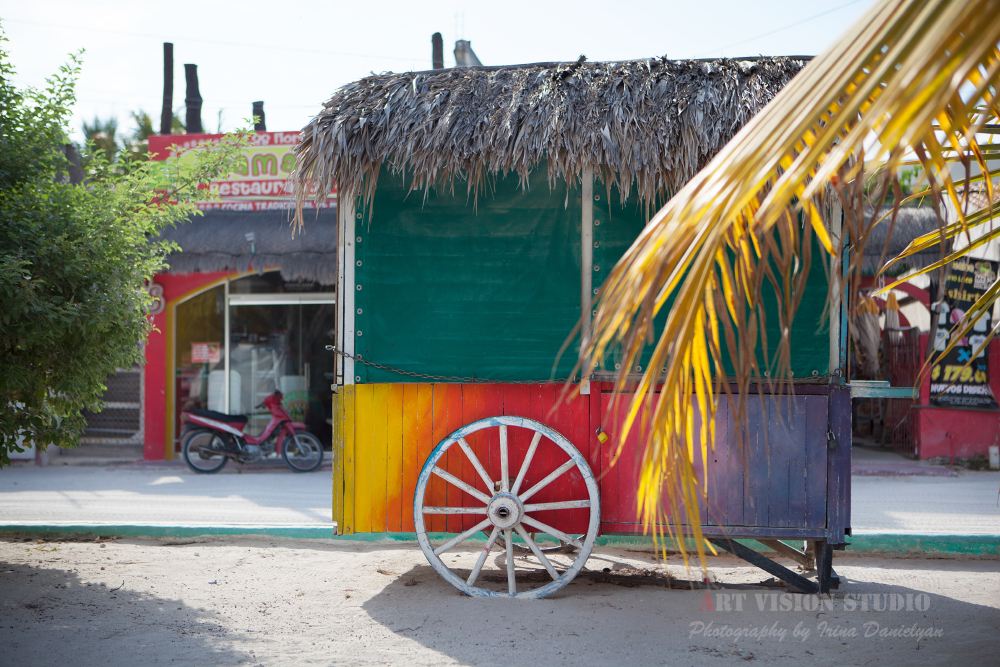  The life of the island - Playa del Carmen travel photographer