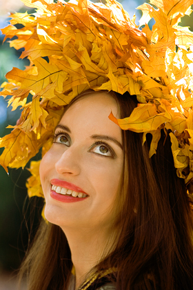 CT photo studio - The portrait of Nataliya wearing a leaf wreath