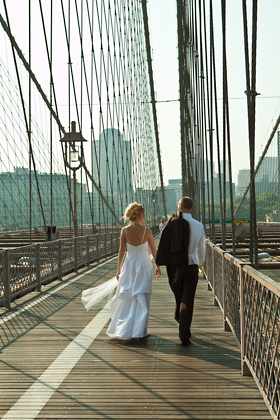 Creative wedding photosession - On the bridge