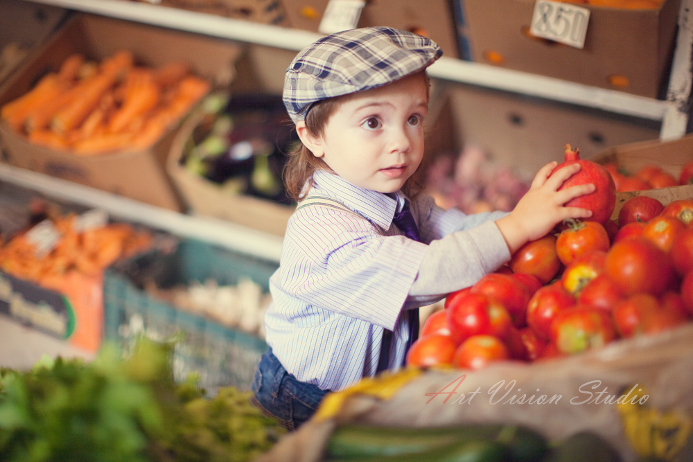 Toddler boy in a market - Toddler photographer in CT